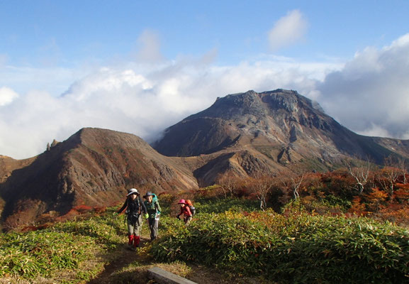 ここが隠居倉岳山頂です。