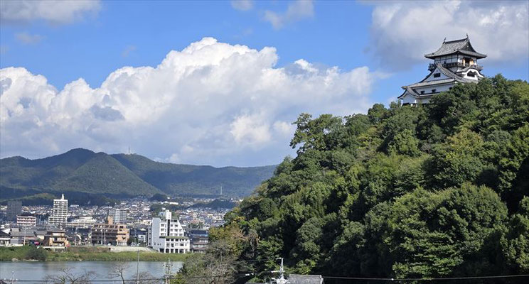 11/6 まずは、国宝「犬山城」へ