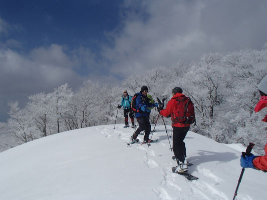ここが下谷山の頂上です