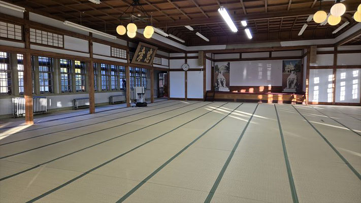 11/6 片倉館２階の200畳の大広間
