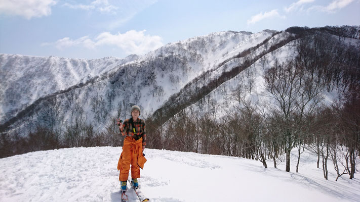 前山から銀杏峰をバックに