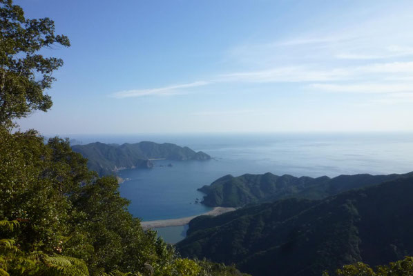 「座佐浜」と「古和浦湾」。