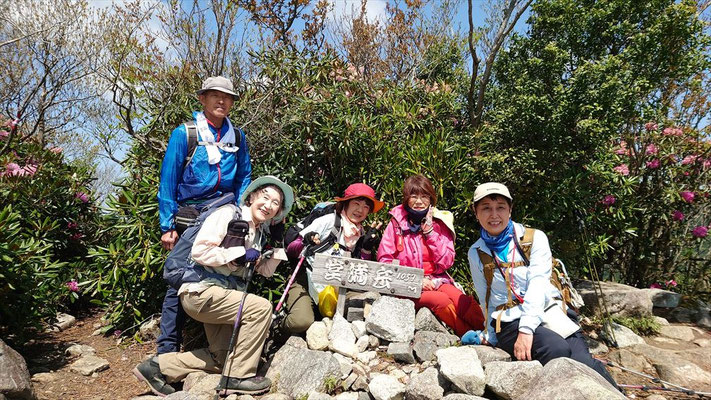 堂満岳山頂(1,057ｍ)にて