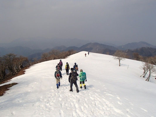 大分雪がゆるんできました