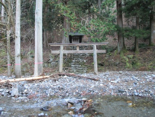 茨川の神社