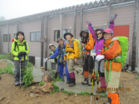 午後2時過ぎ、今日のお宿「新越山荘」に到着。1日目終了