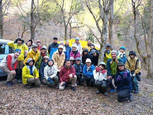 各チームの皆さん、運営委員の方々と記念撮影です