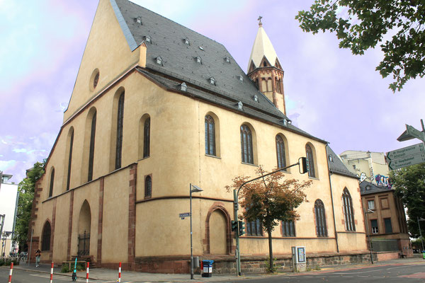 Igreja São Leonardo construido no ano 1219 ; basílica românica tardia, mais tarde reconstruída em estilo gótico