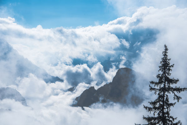 Fels- und Wolkentürme