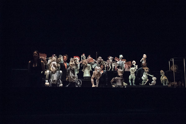 © Vincent Jolfre.  L'opéra de quat'sous. Théâtre de Romette. Mise en scène Johanny Bert.