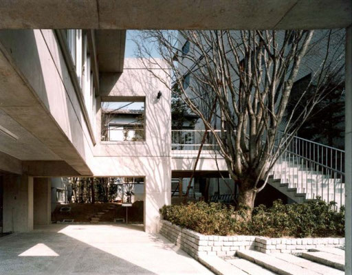 京都府薬剤師会館
