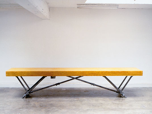 Linne's Table | 1992/ 93 | corn | polyester resin | metal framework | 32.7 x 157.5 x  28.7 in. | 83 x 400 x 73 cm 