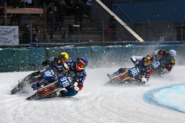 Dmitry Koltakov, Dmitry Khomitsevich, Nikita Toloknov und Stefan Svensson (v.r.)