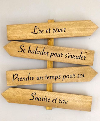 Panneau directionnel décoratif en bois, personnalisé avec des citations positives 