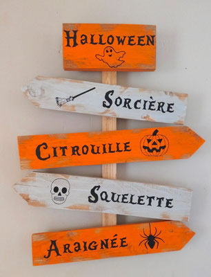 Panneau fléché Halloween à personnaliser dans différentes couleurs, dessins et texte peints artisanalement