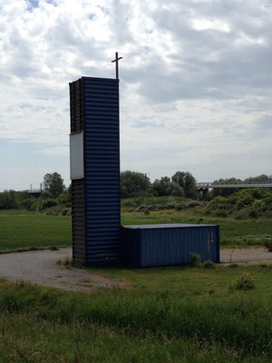 Eglise en containeurs à Dunkerque