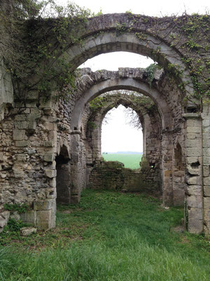 Eglise en ruine de Champlieu