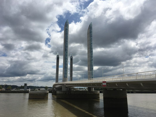Bordeaux. Le pont Chaban Delmas
