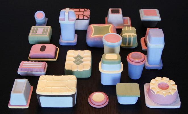 EArTh 75 x 75 x 20 cm. ganze Installation (variabel) Steinzeug, Engobe  21-teilige Keramikinstallation, 2015