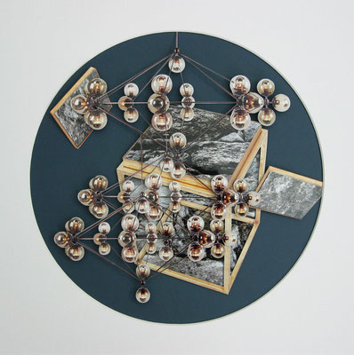 Tránsito VI 52,5 x 52,5 x 4,5 cm.  Serie Tránsito Fotopapier-Scherenschnitt, 2016