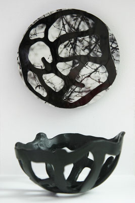 NUDO III, Steinzeug, Acrylfarbe, Bienenwachs, Keramik-Fotoscherenschnitt-Objekt, 2013