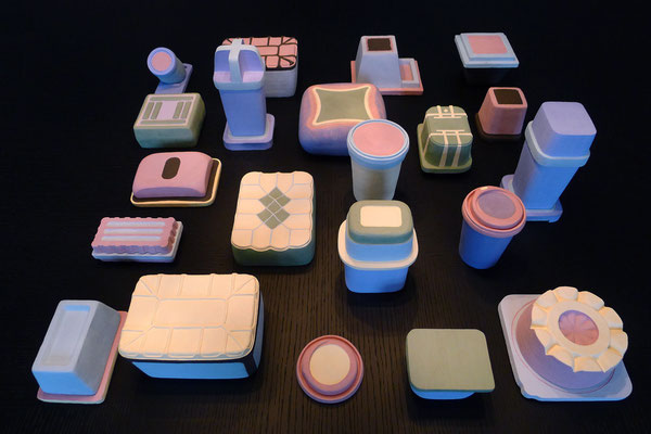 EArTh 75 x 75 x 20 cm. ganze Installation (variabel) Steinzeug, Engobe  21-teilige Keramikinstallation, 2015