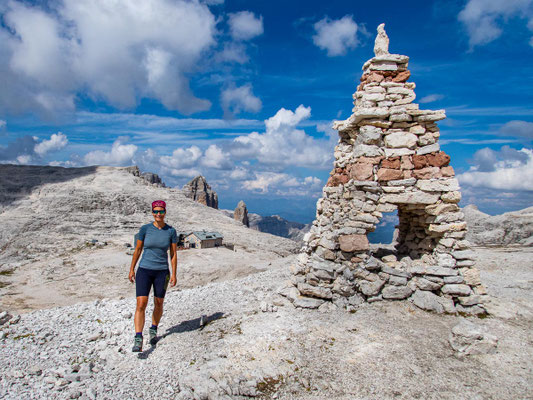 Impressionen der Dolomitenüberquerung Etappe 3 rund um den Piz Boè in der Sella-Gruppe in den Dolomiten