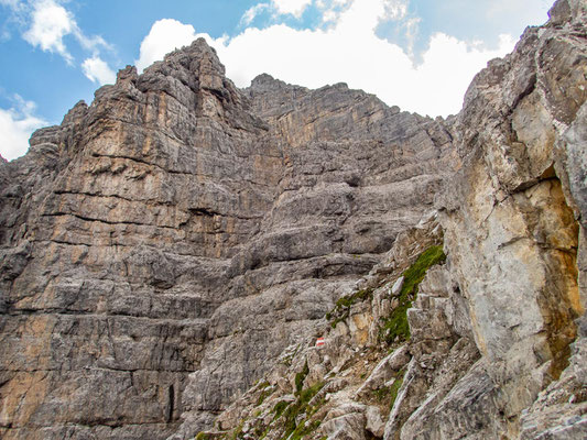 Spektakulärer Gipfel und Adrenalin pur, verspricht der Schlicker bzw. Ochsenwand Klettersteig in den Stubaier Alpen.