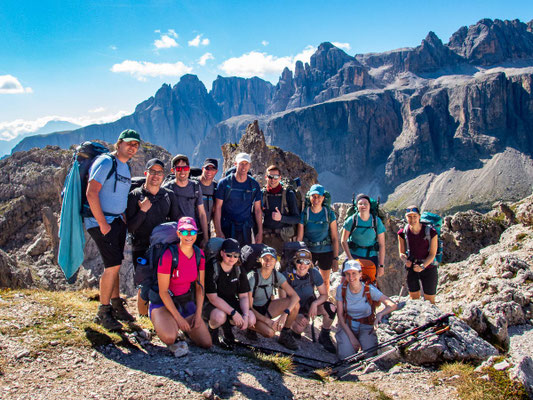 Impressionen der Dolomiten auf unserer Mehrtageswanderung Etappe 2 von der Puez Hütte, über das Grödner Joch, zur Pisciadu Hütte