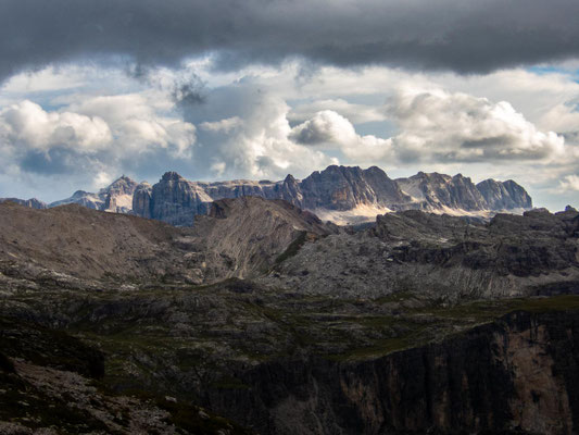 Impressionen der Dolomiten auf unserer Mehrtageswanderung Etappe 1 von Wolkenstein zur Puez Hütte, im Naturpark Puez-Geisler.