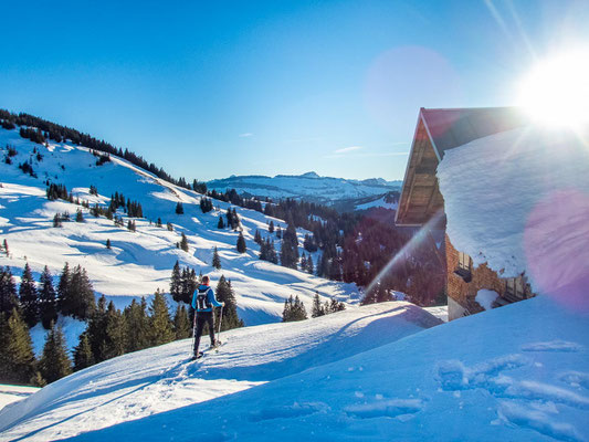 Abwechslungsreiche Schneeschuhtour in den Allgäuer Alpen - hinauf auf's Bleicherhorn, Höllritzereck, Ostertalberg und Tennenmooskopf.