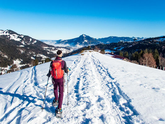 Abwechslungsreiche Schneeschuhtour in den Allgäuer Alpen - hinauf auf's Bleicherhorn, Höllritzereck, Ostertalberg und Tennenmooskopf.