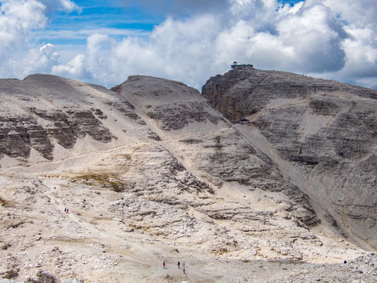 Impressionen der Dolomitenüberquerung Etappe 3 rund um den Piz Boè in der Sella-Gruppe in den Dolomiten