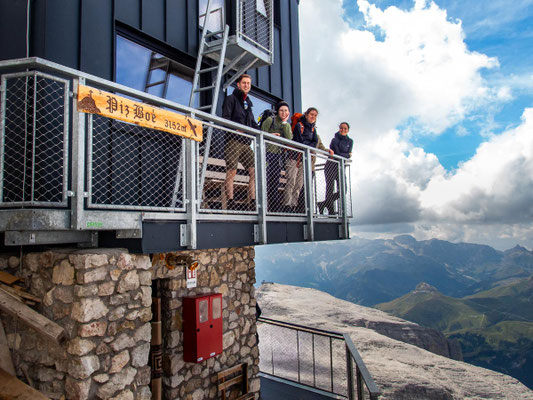 Impressionen der Dolomitenüberquerung Etappe 3 rund um den Piz Boè in der Sella-Gruppe in den Dolomiten