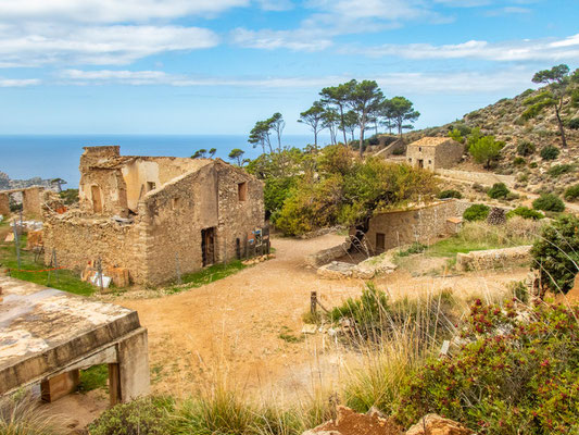 Mehrtagestrekking auf dem GR 221 auf Mallorca - Etappe 2 der Wanderung von Sant Elm nach Ses Fontanelles