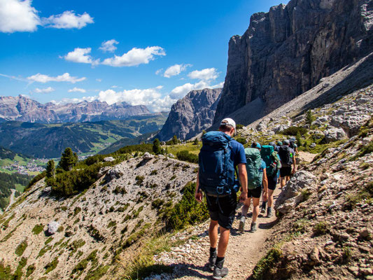 Impressionen der Dolomiten auf unserer Mehrtageswanderung Etappe 2 von der Puez Hütte, über das Grödner Joch, zur Pisciadu Hütte