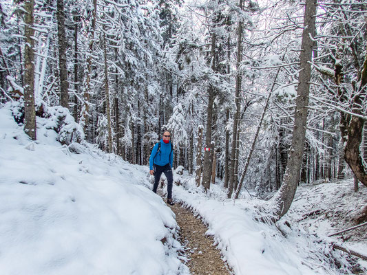 Anspruchsvolle Winterwanderung auf die Schöttelkarspitze, in der Soierngruppe im Karwendel.