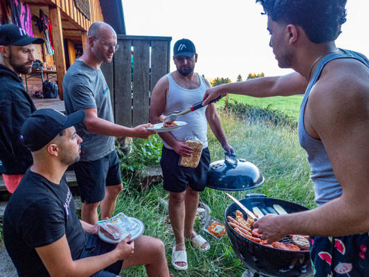 Bilder vom Wanderglück-Wochenende im Allgäu mit Wanderungen über die Nagelfluhkette, gemeinsamen Erlebnissen und gelebter Integration.