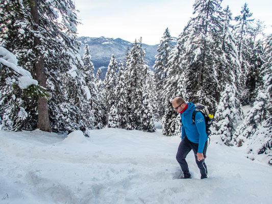 Anspruchsvolle Winterwanderung auf die Schöttelkarspitze, in der Soierngruppe im Karwendel.