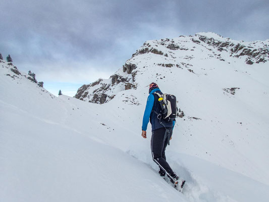 Anspruchsvolle Winterwanderung auf die Schöttelkarspitze, in der Soierngruppe im Karwendel.