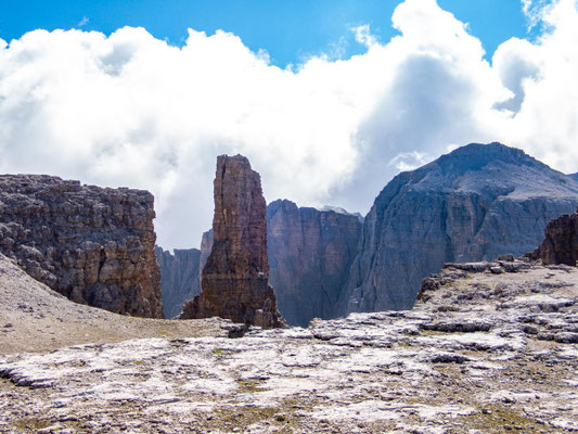 Impressionen der Dolomitenüberquerung Etappe 3 rund um den Piz Boè in der Sella-Gruppe in den Dolomiten