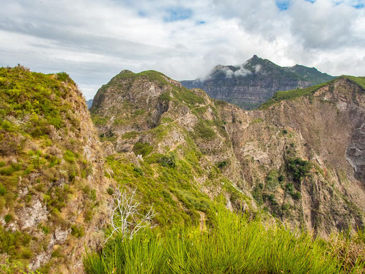 Madeira - die schönsten Wandertouren auf der Blumeninsel (hier: Gipfeltour auf den Pico Grande)