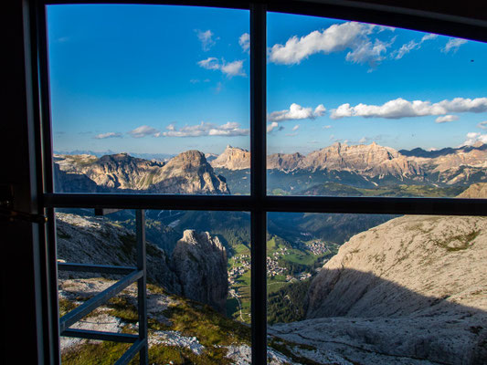 Impressionen der Dolomiten auf unserer Mehrtageswanderung Etappe 2 von der Puez Hütte, über das Grödner Joch, zur Pisciadu Hütte