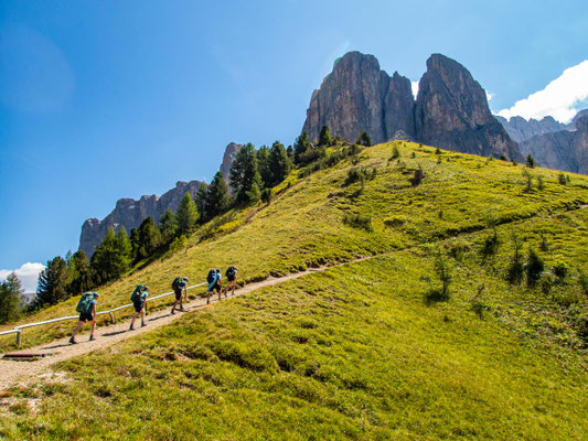 Impressionen der Dolomiten auf unserer Mehrtageswanderung Etappe 2 von der Puez Hütte, über das Grödner Joch, zur Pisciadu Hütte