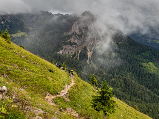 Wanderung des Integrationsprojekts Wanderglück zur Bad Kissinger Hütte und auf den Aggenstein in den Tannheimer Bergen.