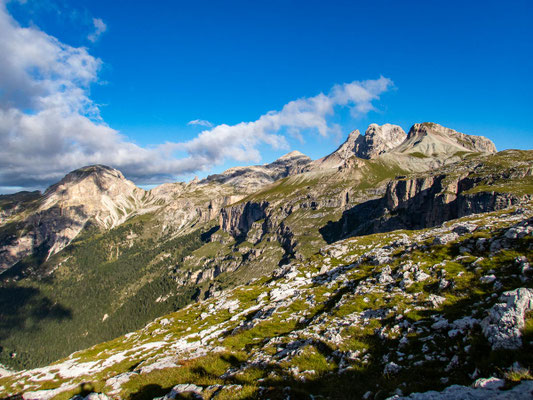 Impressionen der Dolomiten auf unserer Mehrtageswanderung Etappe 2 von der Puez Hütte, über das Grödner Joch, zur Pisciadu Hütte