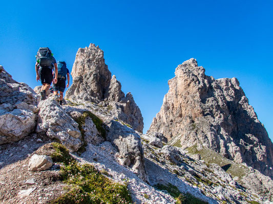 Impressionen der Dolomiten auf unserer Mehrtageswanderung Etappe 2 von der Puez Hütte, über das Grödner Joch, zur Pisciadu Hütte