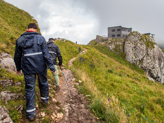 Wanderung des Integrationsprojekts Wanderglück zur Bad Kissinger Hütte und auf den Aggenstein in den Tannheimer Bergen.
