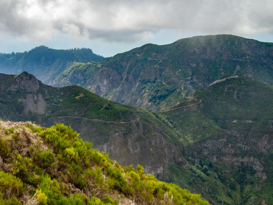 Madeira - die schönsten Wandertouren auf der Blumeninsel (hier: Gipfeltour auf den Pico Grande)