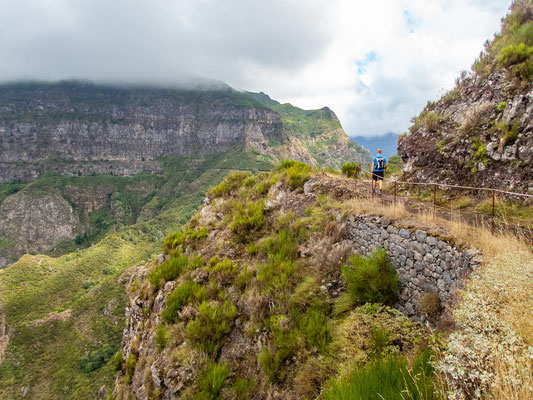 Madeira - die schönsten Wandertouren auf der Blumeninsel (hier: Gipfeltour auf den Pico Grande)